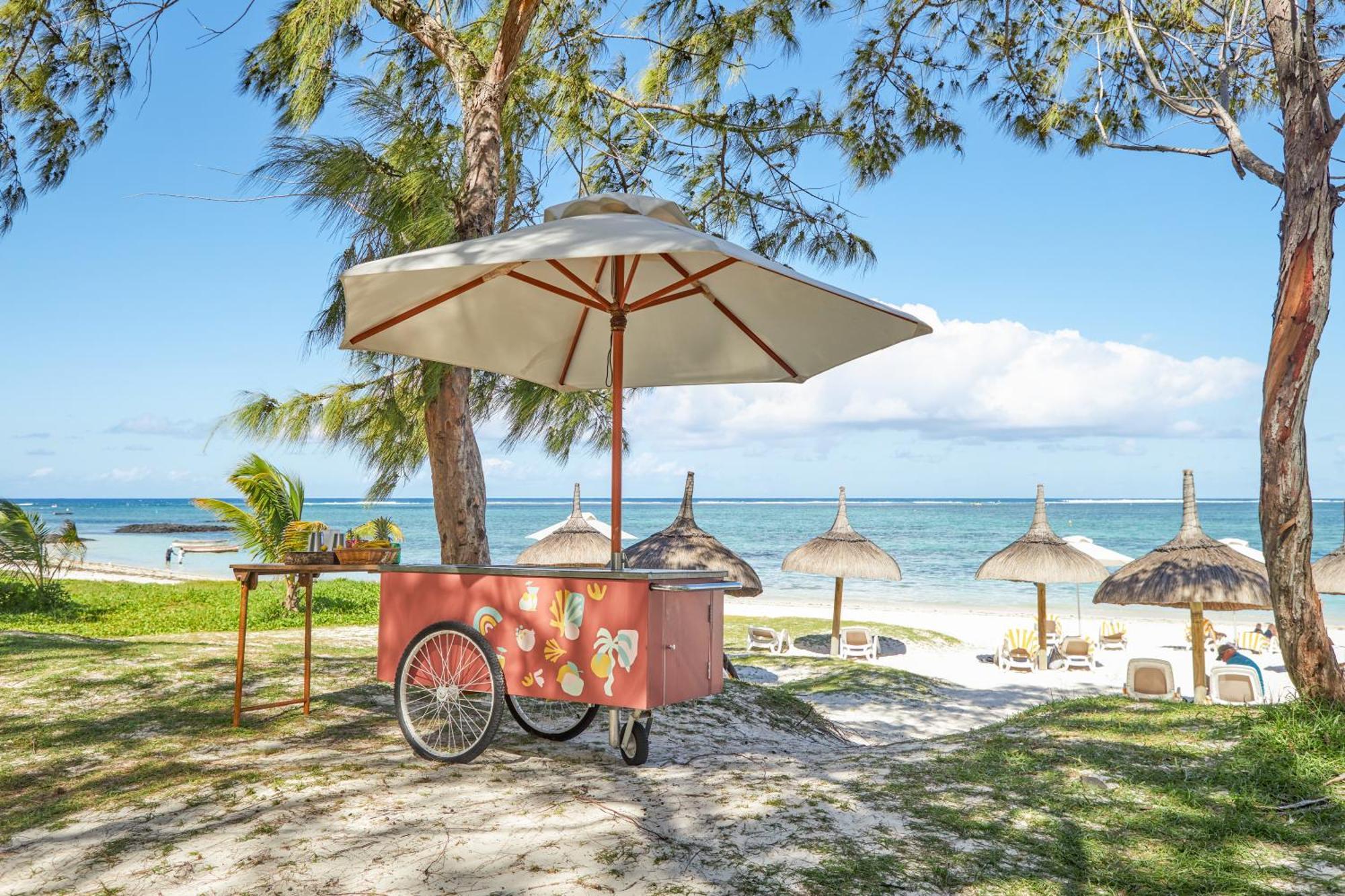 Sunrise Attitude (Adults Only) Hotell Belle Mare Exteriör bild